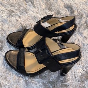 Strappy Heeled Sandal 👠